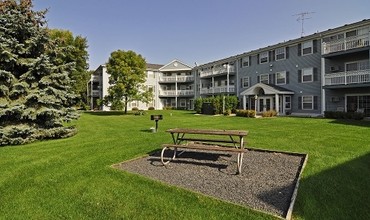 Waterfront Apartments in Sauk Rapids, MN - Building Photo - Building Photo