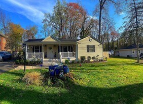 2604 Boswell Ave in Alexandria, VA - Building Photo