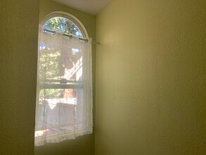 1402 Forest Run in Hercules, CA - Building Photo - Building Photo