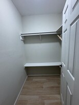 10157 Barberry St in Willis, TX - Building Photo