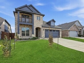 624 Pawprint Holw in Godley, TX - Building Photo - Building Photo