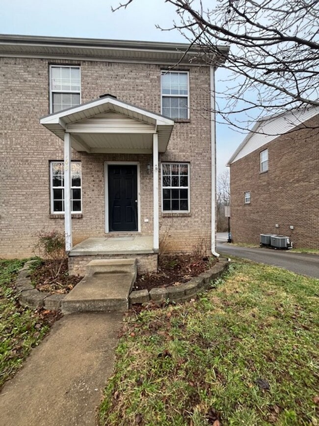 165 Garnet Dr in Nicholasville, KY - Building Photo - Building Photo