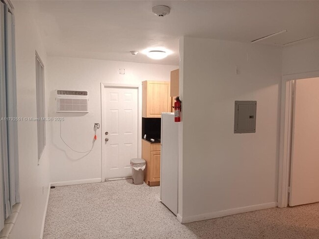 1640 NE 127th St in North Miami, FL - Building Photo - Building Photo