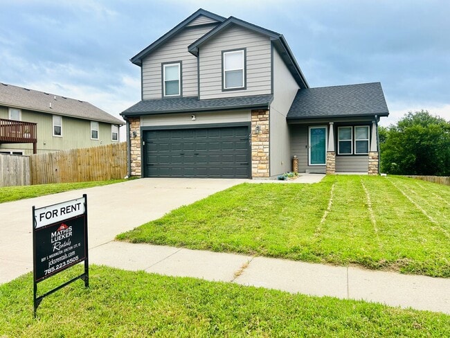 2607 Paige Ln in Junction City, KS - Building Photo - Building Photo