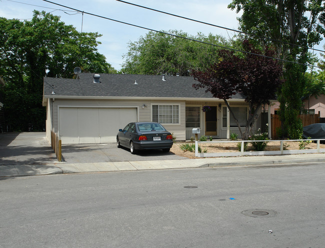 828 Reinert in Mountain View, CA - Building Photo - Building Photo