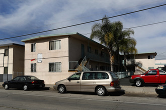 211-221 W. G St. in Wilmington, CA - Building Photo - Building Photo