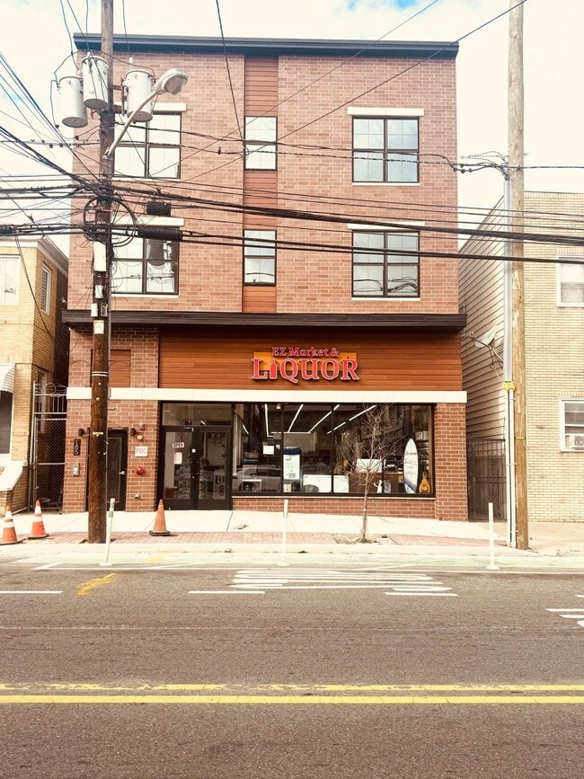 property at 185 Mallory Ave