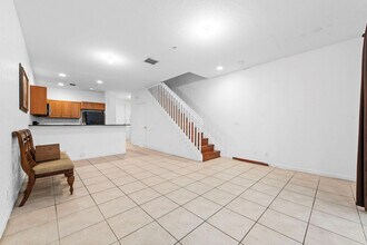 1425 NW 36th Way in Lauderdale Lakes, FL - Building Photo - Building Photo