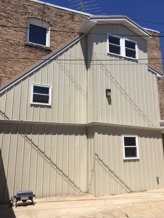 116 E Main St, Unit 2 in Morrison, IL - Building Photo