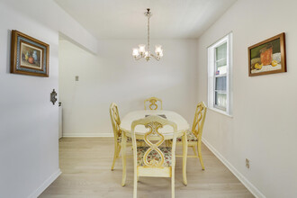 85 Cambridge D in West Palm Beach, FL - Building Photo - Building Photo