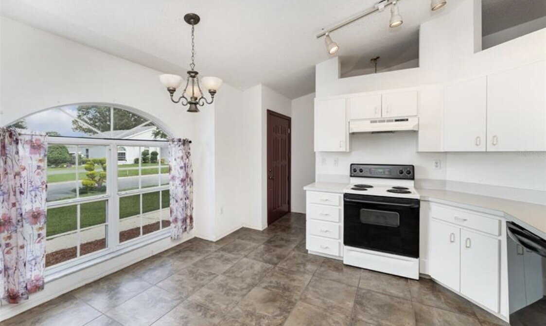 8150 Oakhurst Blvd in Lakeland, FL - Building Photo