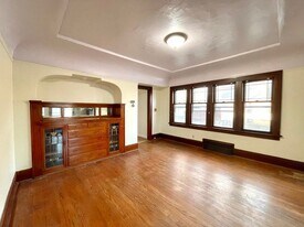 2577 N 52nd St in Milwaukee, WI - Building Photo