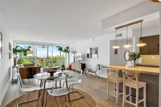 150 Ocean Lane Dr, Unit 7C in Key Biscayne, FL - Building Photo - Building Photo