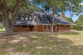 1178 Co Rd 105 in Columbus, TX - Building Photo - Building Photo