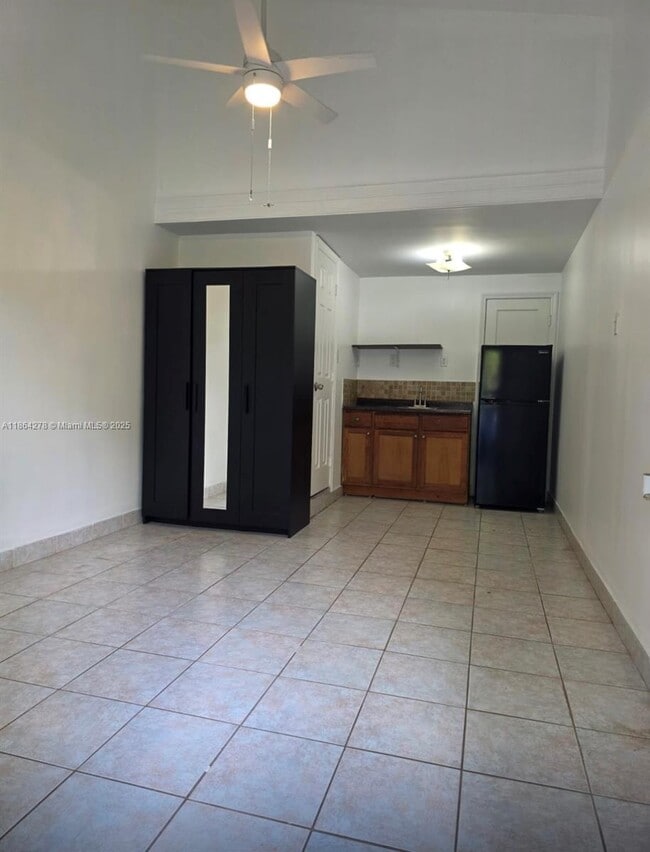 1243 SW 3rd St in Miami, FL - Building Photo - Building Photo