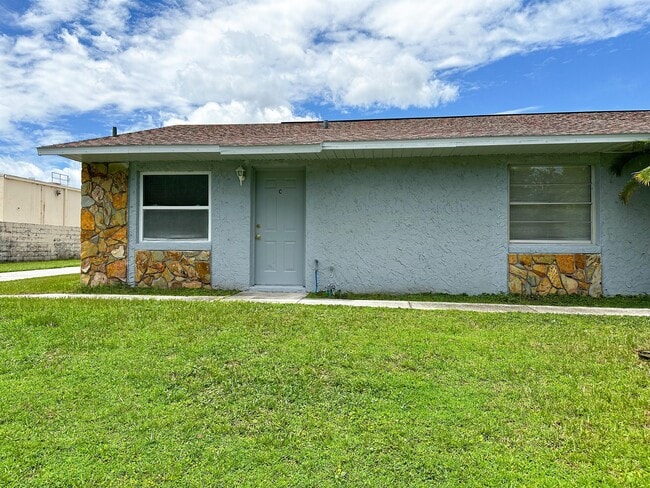 property at 1476 Temple Dr