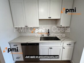 320 N Civic Dr in Walnut Creek, CA - Building Photo - Building Photo