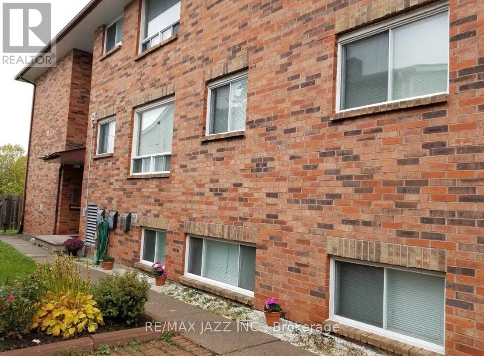 455-455 Trick Ave in Oshawa, ON - Building Photo