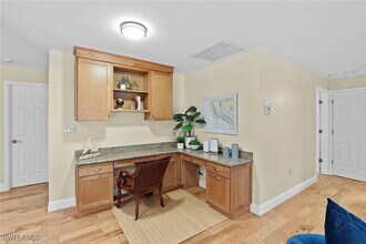 675 Harbour Dr in Naples, FL - Building Photo - Building Photo