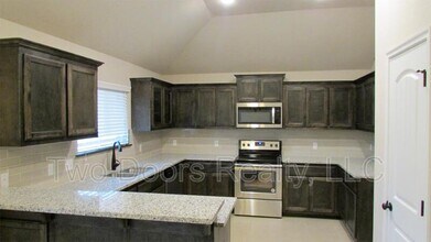 6701 NW 158th St in Edmond, OK - Foto de edificio - Building Photo