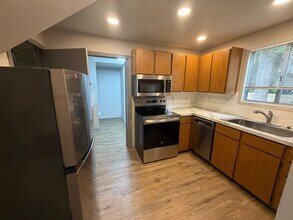 1214 Conger Ave NW in Olympia, WA - Building Photo - Building Photo