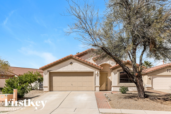 134 W Alyssa Canyon Pl in Oro Valley, AZ - Foto de edificio