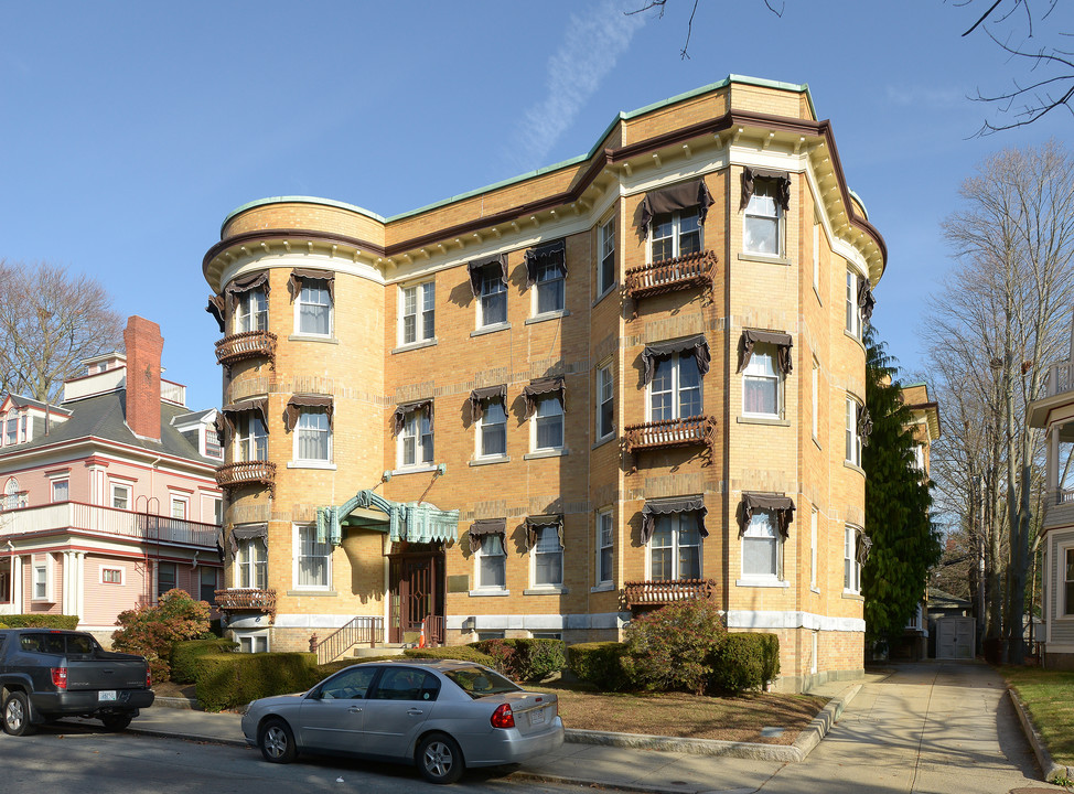 The Winchester Apartments in New Bedford, MA - Building Photo