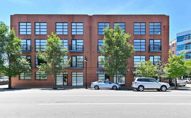400 E Main St, Unit Park Place Lofts in Louisville, KY - Foto de edificio - Building Photo