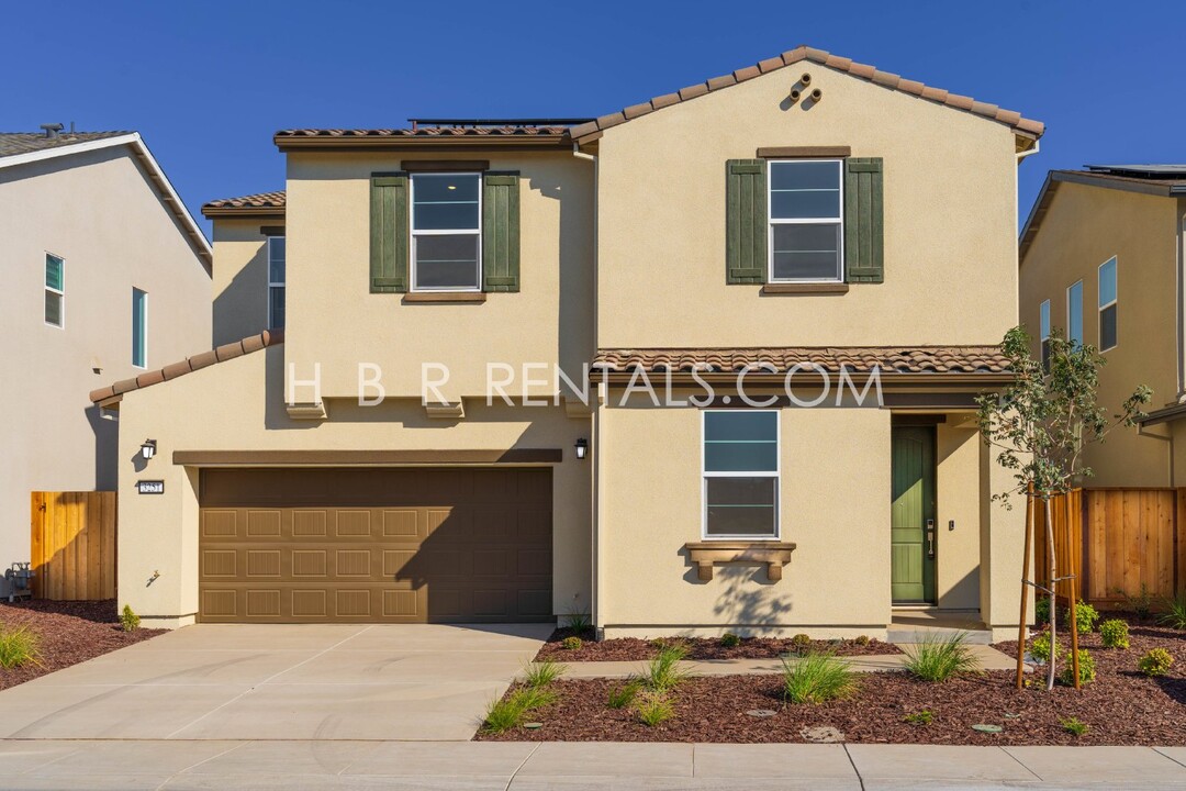 3251 Tibidabo St in Manteca, CA - Building Photo