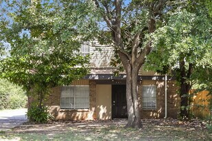 347 Linkview Dr in Duncanville, TX - Building Photo