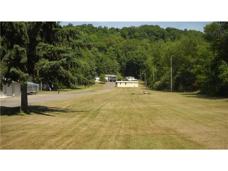 656 Cannelton Rd in Darlington, PA - Building Photo