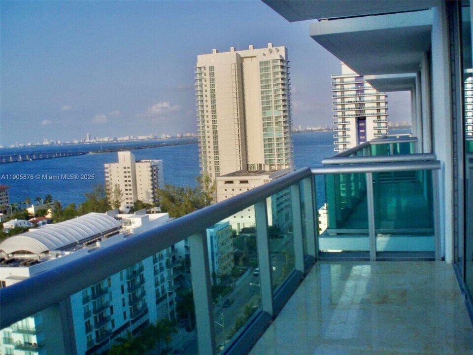 333 NE 24th St in Miami, FL - Building Photo