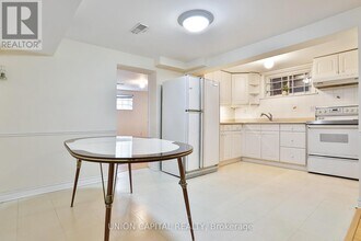 99 Dewey Dr in Toronto, ON - Building Photo - Building Photo