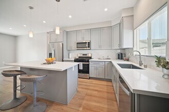 8436 Oakdale Ave in Los Angeles, CA - Building Photo - Building Photo