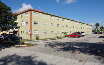 Lakeview Apartments in Hialeah, FL - Building Photo - Building Photo