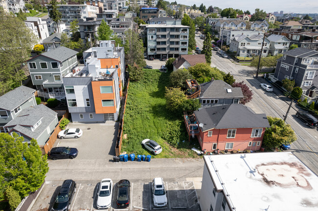 519 Ward St in Seattle, WA - Foto de edificio - Building Photo