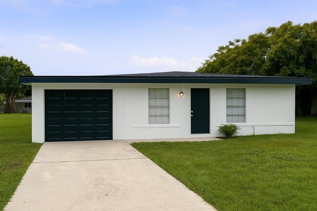 property at 153 SE Calmoso Dr