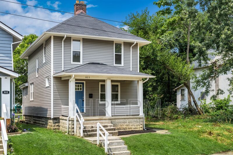 977 Ellsworth Ave in Columbus, OH - Building Photo