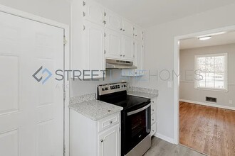 831 Martinwood Rd in Birmingham, AL - Foto de edificio - Building Photo