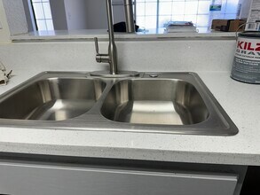 1828 E Avenue J9, Unit Unit 2 in Lancaster, CA - Foto de edificio - Building Photo