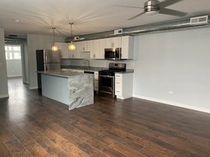 2945 W Peterson Ave in Chicago, IL - Building Photo - Building Photo