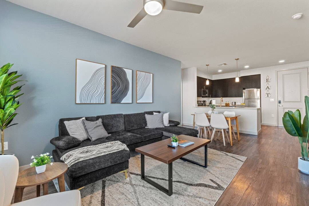 711 W Broadway Rd, Unit SI ID1366979P in Tempe, AZ - Building Photo