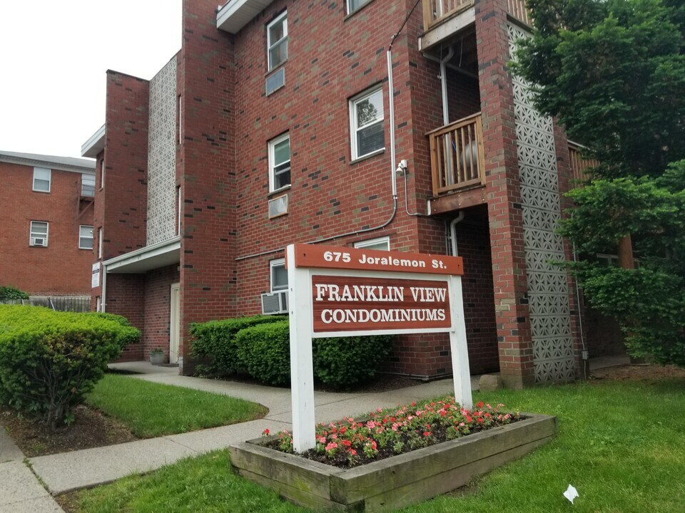 675 Joralemon St, Unit 675 Joralemon Str in Belleville, NJ - Foto de edificio