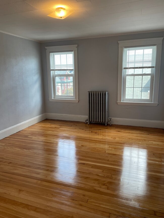 38 Surrey St, Unit 2