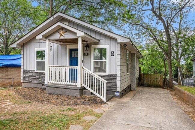 property at 3378 La Vista Dr
