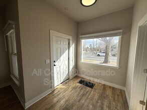 330 E Cache La Poudre St in Colorado Springs, CO - Foto de edificio - Building Photo