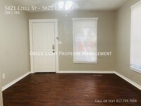 5621 Ezell St in Haltom City, TX - Building Photo - Building Photo