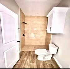 446 W 5th St in La Joya, TX - Foto de edificio - Building Photo