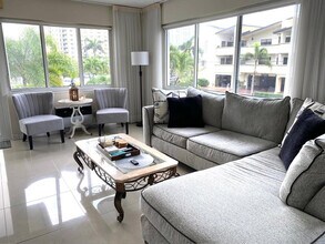 3201 SE 12th St in Pompano Beach, FL - Building Photo - Building Photo