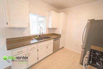 7647 Mission Gorge Rd-Unit -23 in San Diego, CA - Building Photo - Building Photo